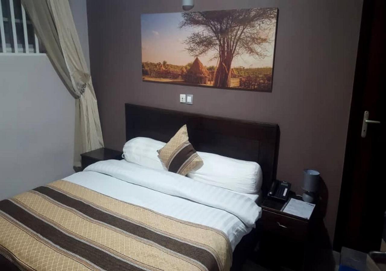 Benin City Center Hotel コトヌー エクステリア 写真