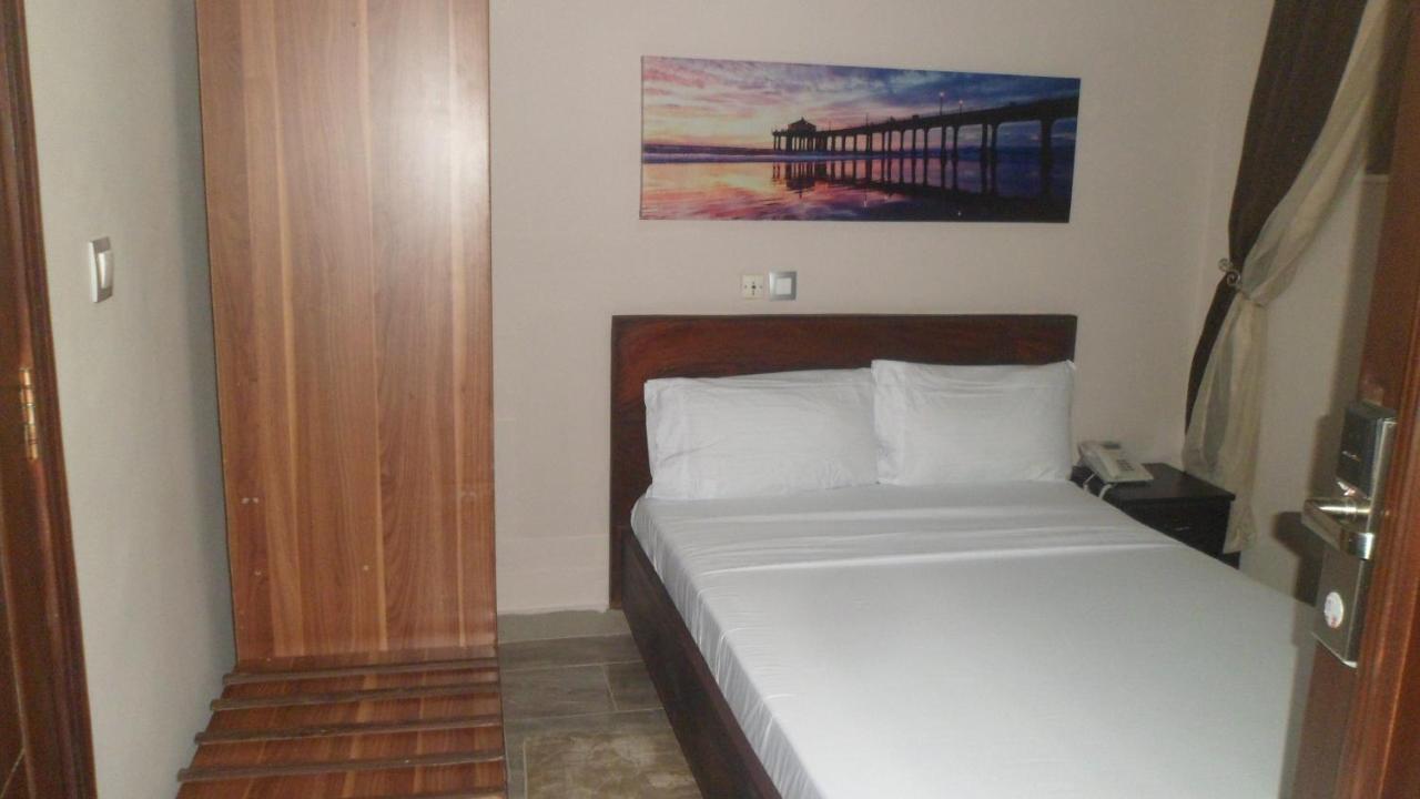 Benin City Center Hotel コトヌー エクステリア 写真