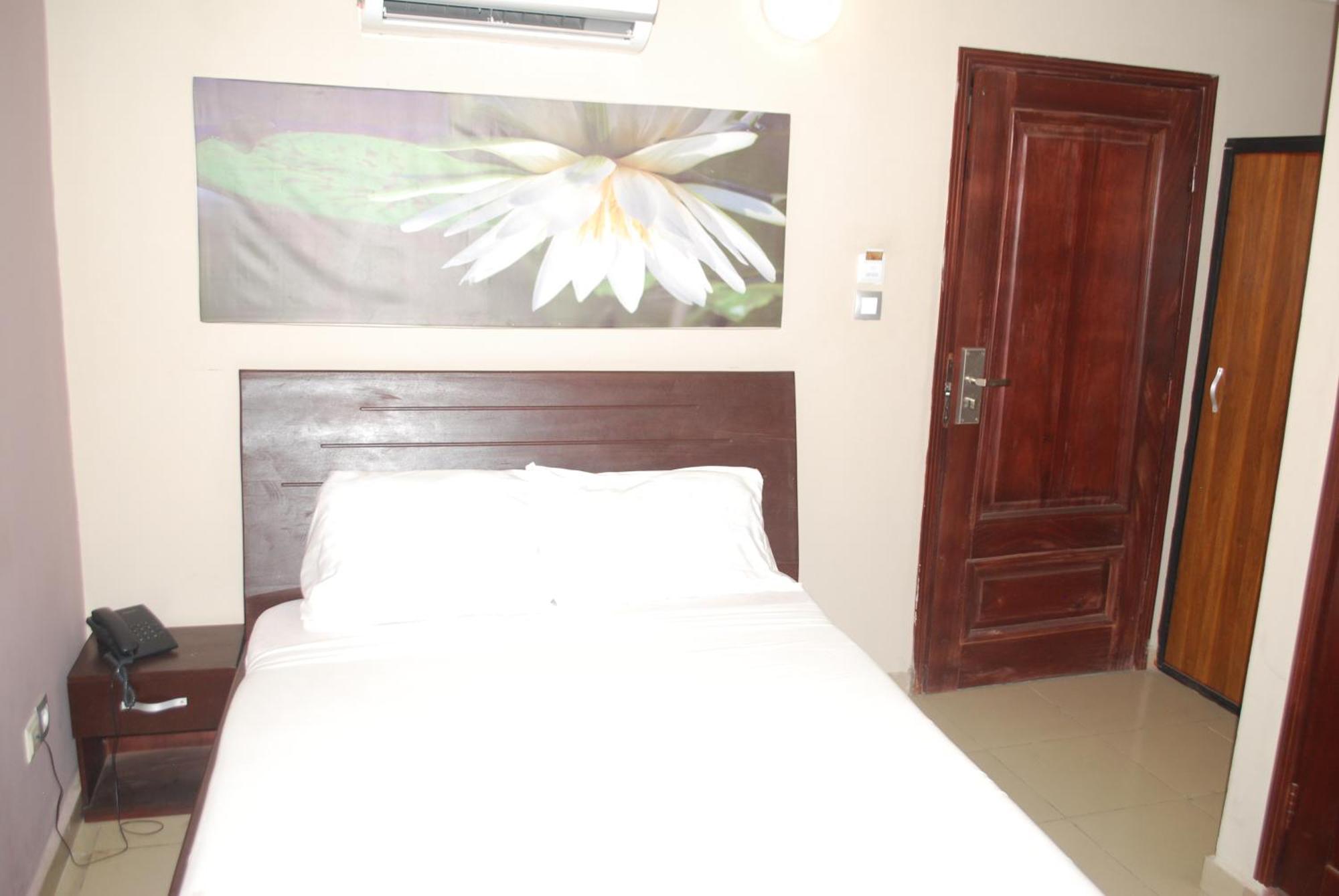 Benin City Center Hotel コトヌー エクステリア 写真