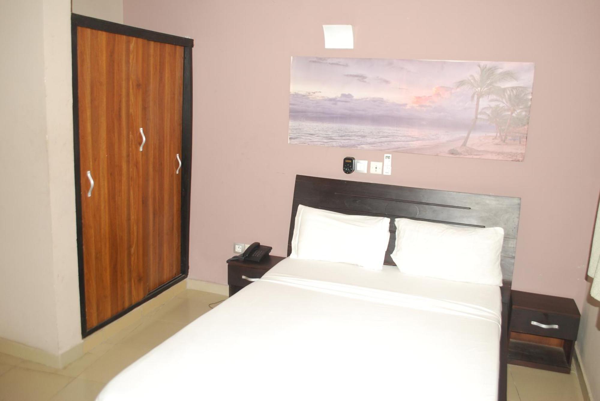 Benin City Center Hotel コトヌー エクステリア 写真