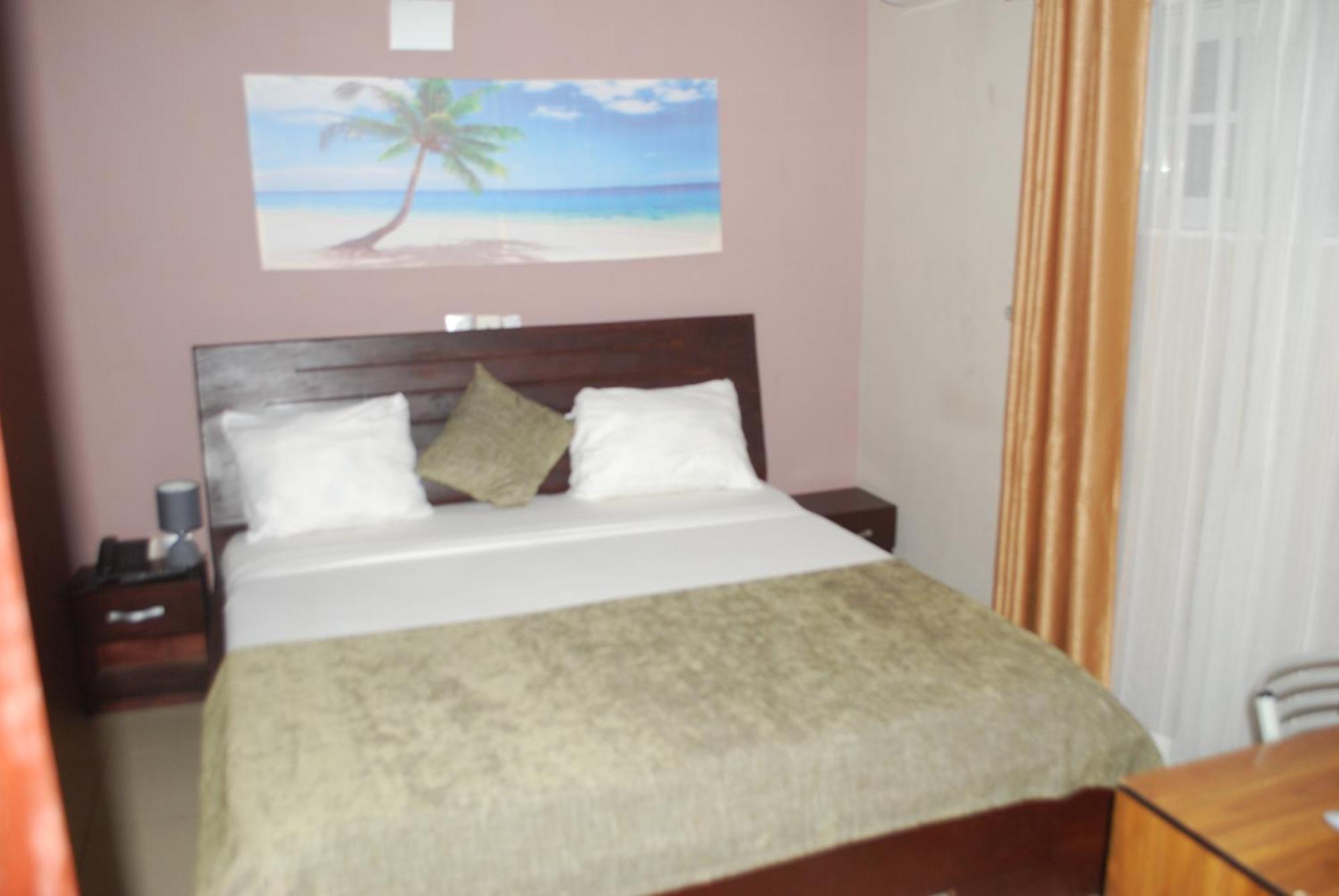 Benin City Center Hotel コトヌー エクステリア 写真